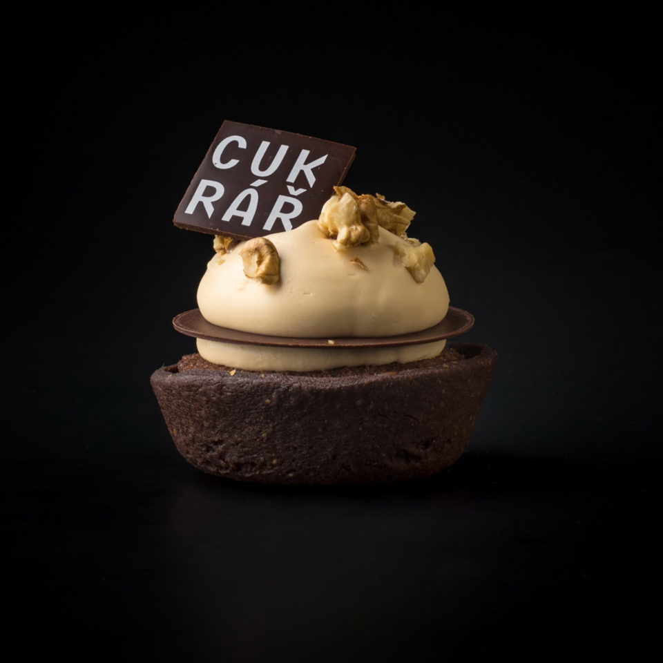 karamelovy krem s vlasskymi orechy 960x960